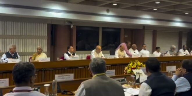 पहलगाम-आतंकी-हमले-का-बदला-कब-और-कैसे?-जानें-ऑल-पार्टी-मीटिंग-में-सरकार-ने-क्या-कहा